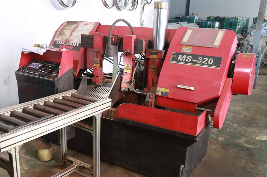 自動(dòng)下料鋸床